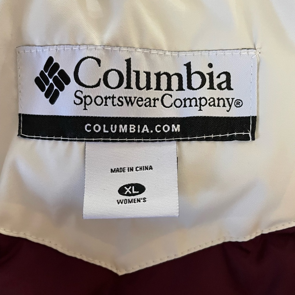Columbia Sportwear Women's White Puffer Vest Women's XL - Picture 12 of 15